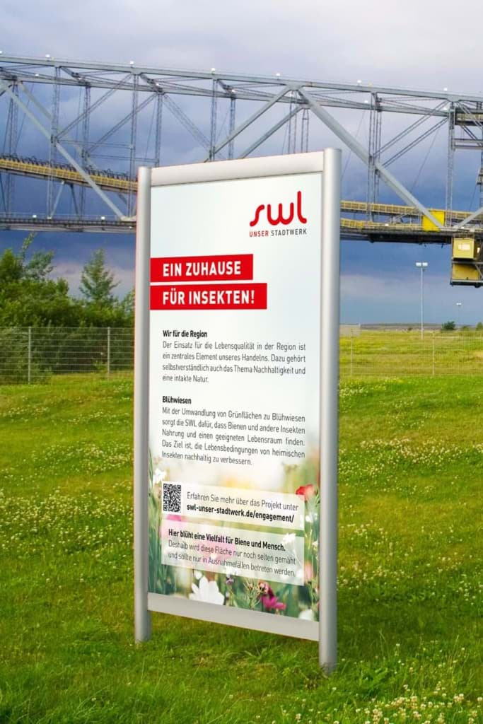 Aluminium-Standschild als Infotafel für Insekten-Wiese