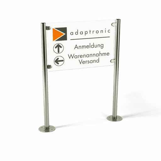 Das wegweisende Firmenschild als Orientierungshilfe an der Straßen-Einfahrt Das wegweisende Firmenschild als Orientierungshilfe an der Straßen-Einfahrt