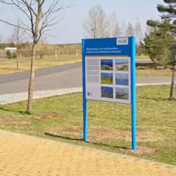 Infotafel mit Wissenswertem zu Ort & Geschichte Infotafel mit Wissenswertem zu Ort & Geschichte