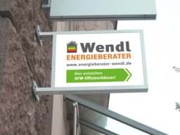 Wandausleger für Werbeschilder mit Druck inklusive UV-Schutz und Schutz-Laminat Wandausleger für Werbeschilder mit Druck inklusive UV-Schutz und Schutz-Laminat