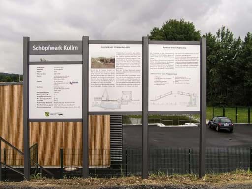 Infotafel für Industrie-Denkmal: Erklärung der Geschichte und Funktion eines Schöpfwerks Infotafel für Industrie-Denkmal: Erklärung der Geschichte und Funktion eines Schöpfwerks