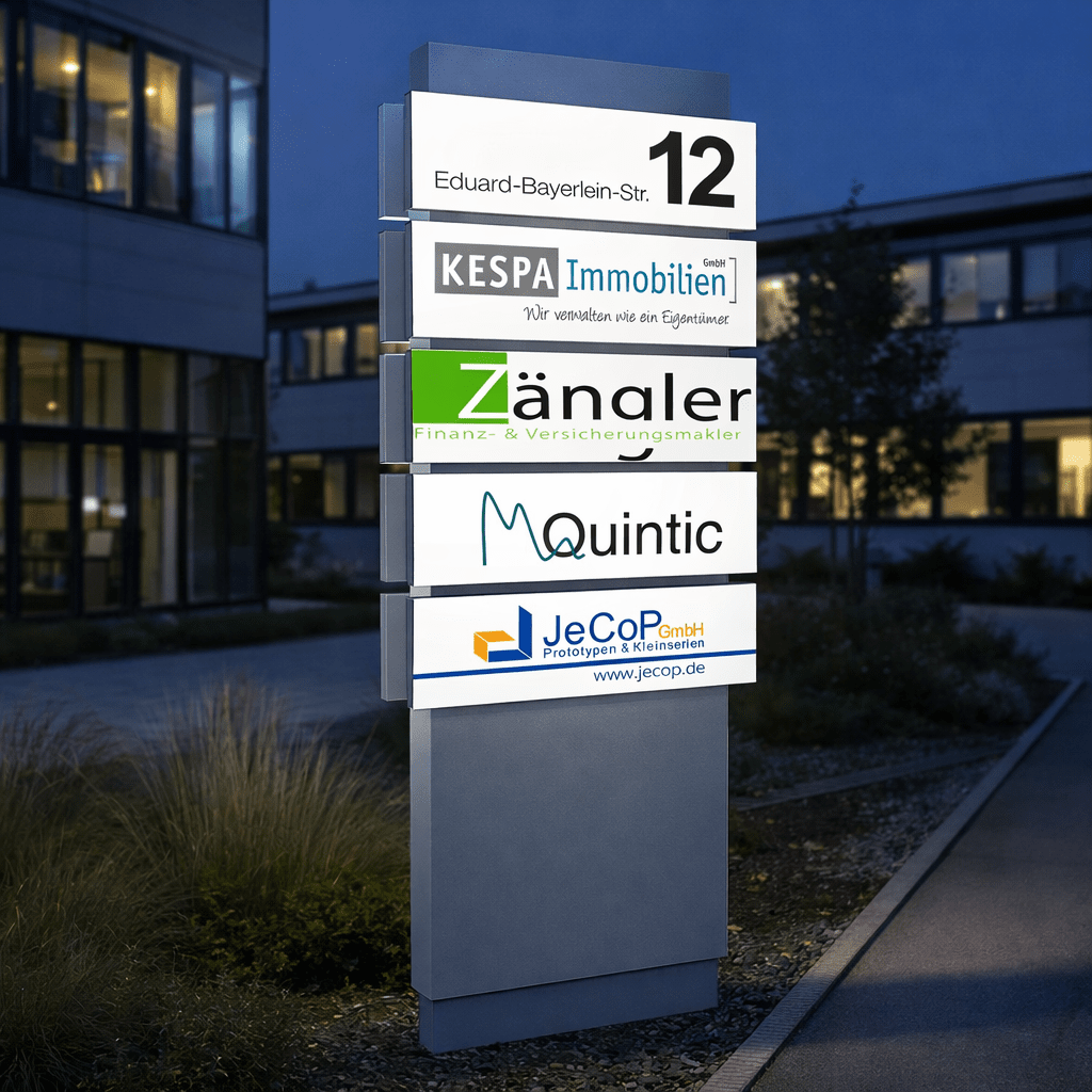Mehrfirmen-Werbepylon mit aufgesetzten Leuchtkästen für Einzelfirmen