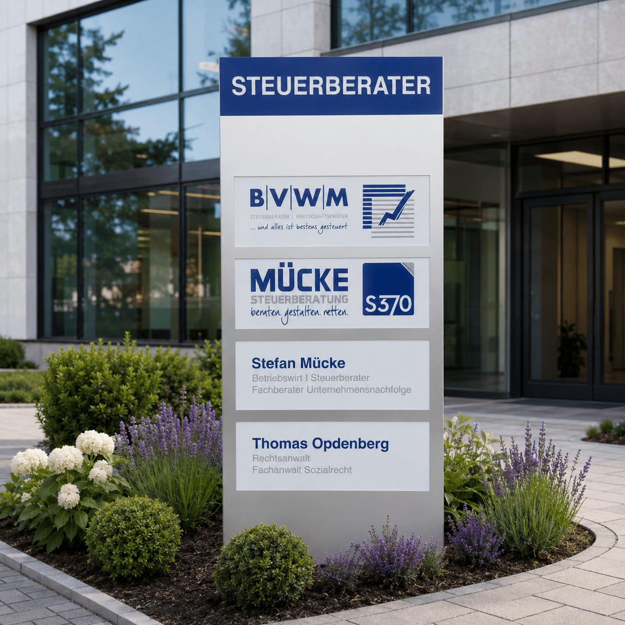 Werbepylon für mehrere Firmen einer Steuerberatergemeinschaft