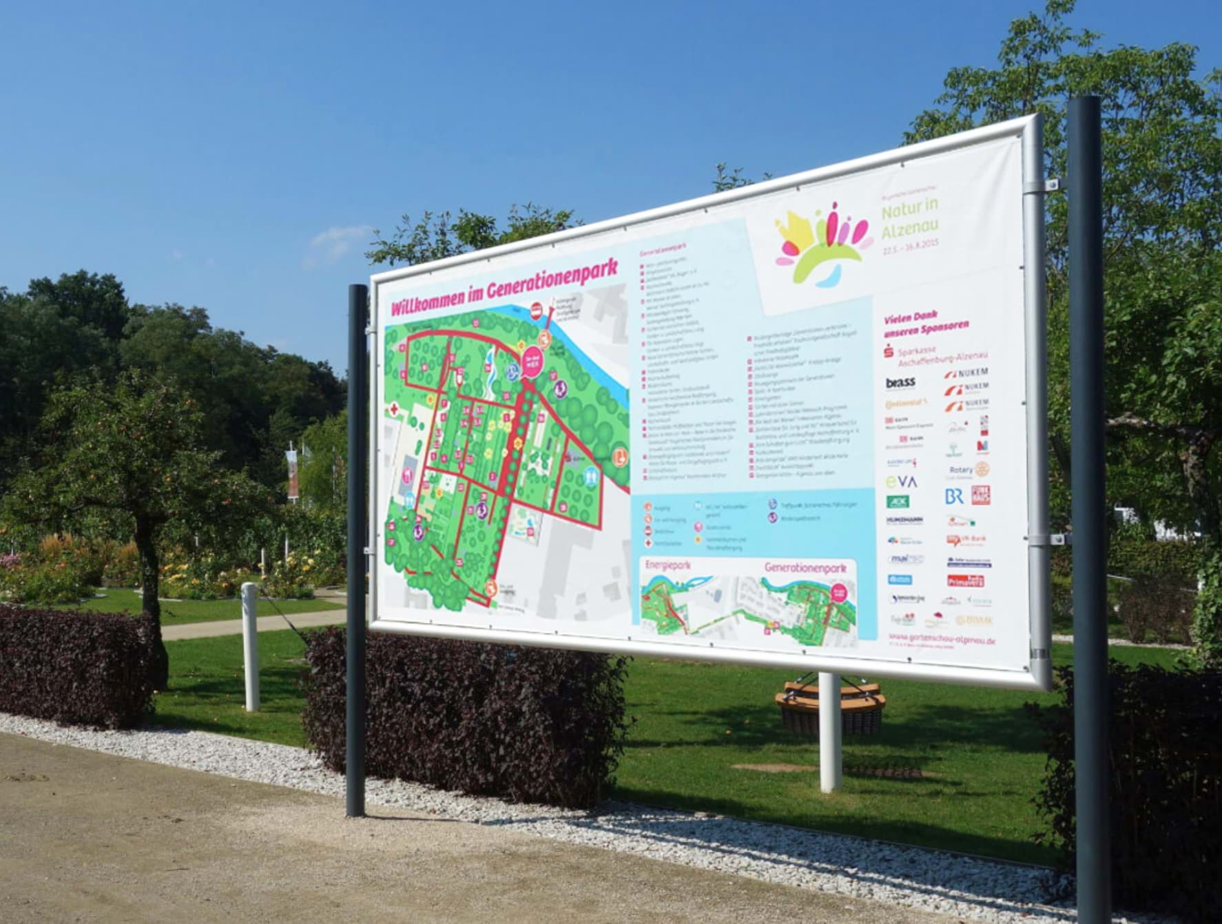 Stand-Bannerrahmen mit Stahlpfosten für Betonfundament